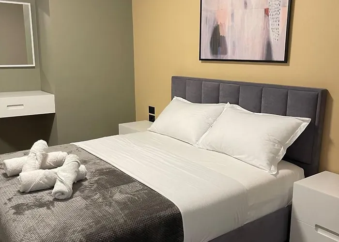 Rov Bright Apartamento Tirana